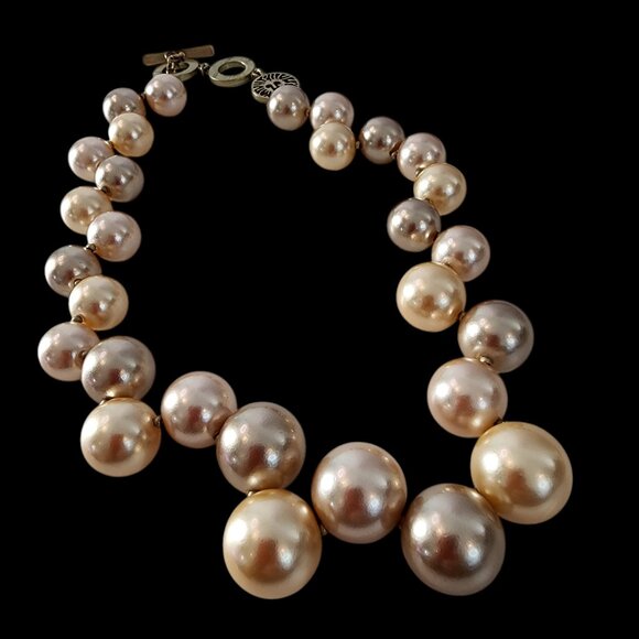 Vintage Anne Klein Faux Pearl Necklace Gold Tone Matte Finish - Picture 11 of 12